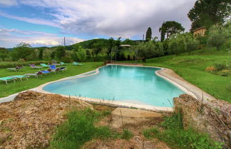 Foto 1 - Rustic Villa with Private Pool near Montepulciano