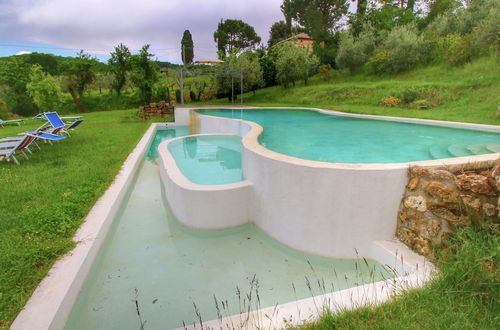 Foto 1 - Rustic Villa with Private Pool near Montepulciano