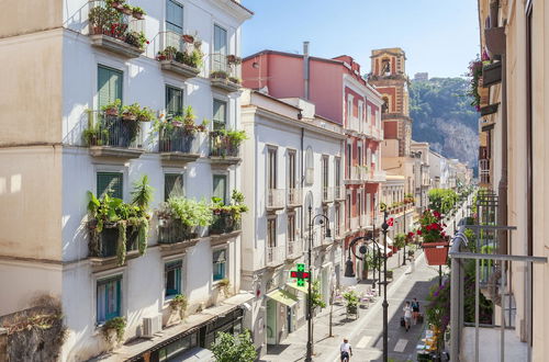 Photo 32 - Deluxe Home in Sorrento Old Town with Balconies