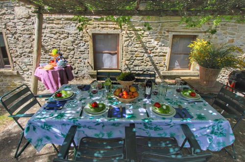 Photo 19 - Detached Cottage With Swimming Pool