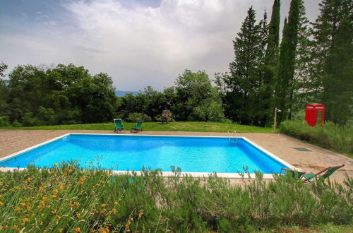 Photo 27 - Detached Cottage With Swimming Pool