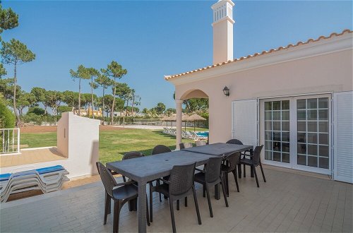 Foto 13 - Beautiful 8-bed Golf Villa in Vilamoura, Algarve