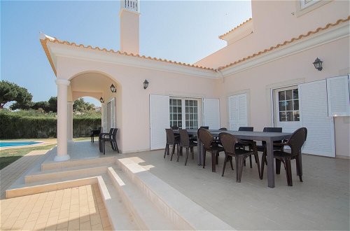 Foto 14 - Beautiful 8-bed Golf Villa in Vilamoura, Algarve