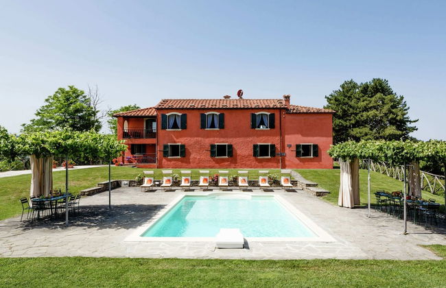 Villa With Private Swimming Pool - Photo 1