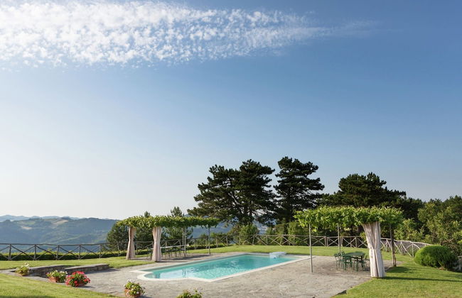 Villa With Private Swimming Pool - Photo 27