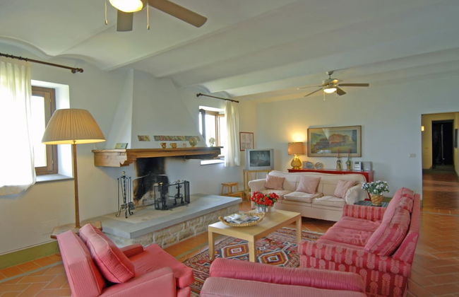 Villa With Private Swimming Pool - Photo 15