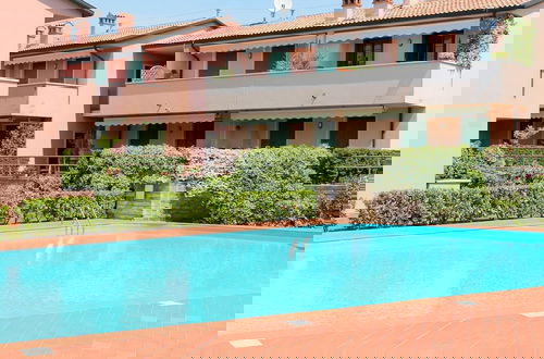 Foto 1 - Residence and Quiet Residence With Pool, Near the Lake