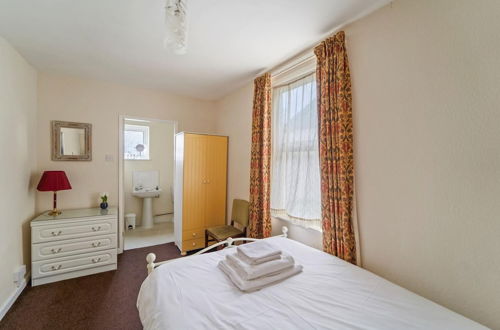 Photo 20 - Beautiful 4 Bed House - Great Central Location - Wolverhampton