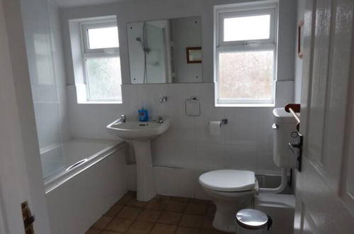 Photo 8 - Beautiful 4 Bed House - Great Central Location - Wolverhampton