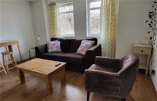 Foto 1 - Lovely 2 Bedroom Apartment With Private Parking