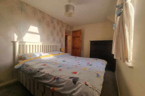 Photo 12 - Lovely 2 Bedroom Apartment With Private Parking