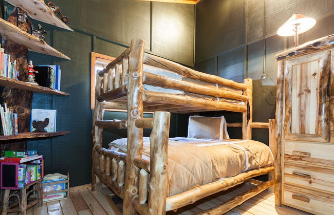 Treehouse by the Stream - Foto 2