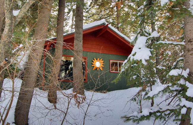 Treehouse by the Stream - Foto 26