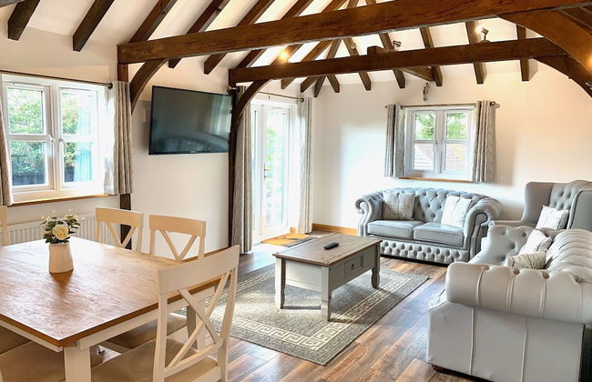 Boutique 3-bed Cottage in Hellingly - Foto 1