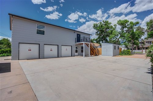 Photo 25 - 2BR Modern & Chic Comfy Home in Old Colorado