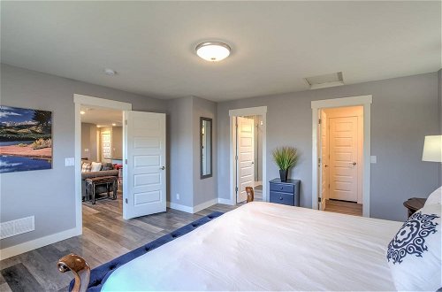 Photo 10 - 2BR Modern & Chic Comfy Home in Old Colorado