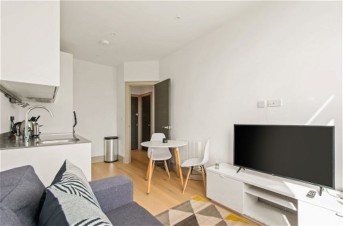 Foto 6 - Comfy One Bedroom Apartment in Harrow