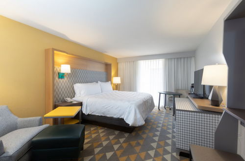 Photo 9 - Holiday Inn & Suites Orlando SW - Celebration Area, an IHG Hotel