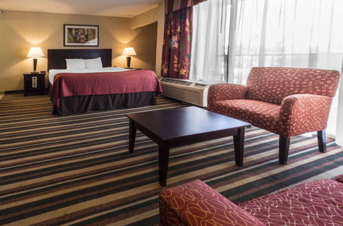 Photo 7 - Holiday Inn & Suites Orlando SW - Celebration Area, an IHG Hotel