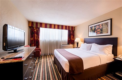 Photo 6 - Holiday Inn & Suites Orlando SW - Celebration Area, an IHG Hotel