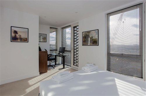 Photo 2 - Contemporary 1 Bedroom Apartment in South London