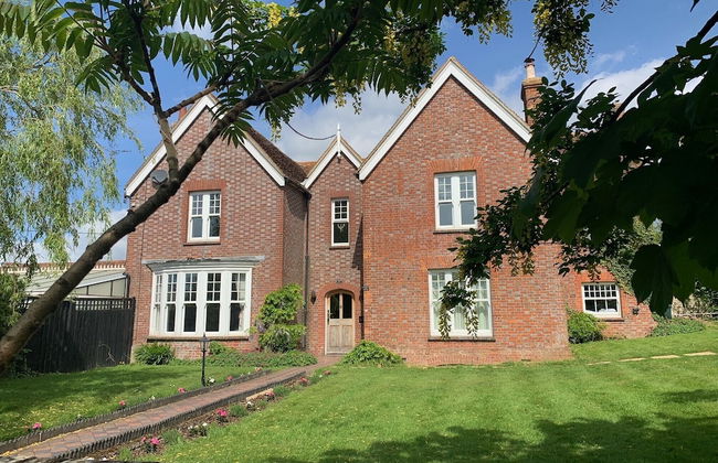 Stunning 6 Bedroom Farmhouse in Hellingly - Foto 1