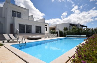 Foto 1 - Comfortable Villa With Private Pool in Nadadouro