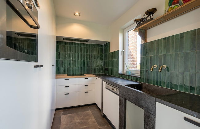 Spacious Holiday Home With Pond in Poperinge - Foto 32