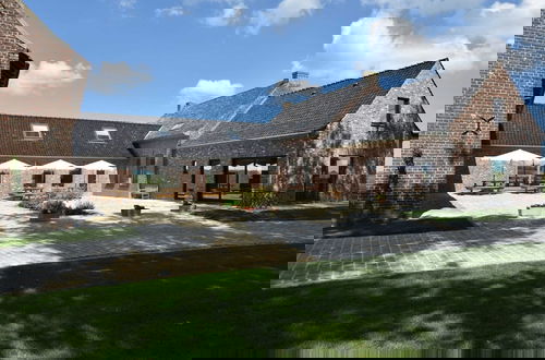 Foto 68 - Spacious Holiday Home With Pond in Poperinge