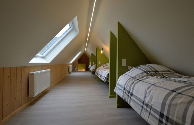 Spacious Holiday Home With Pond in Poperinge - Foto 12