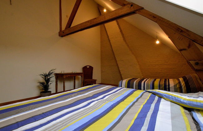 Spacious Holiday Home With Pond in Poperinge - Foto 21