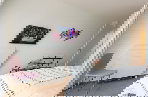 Foto 10 - Modern Apartment Close to the Beach and the sea
