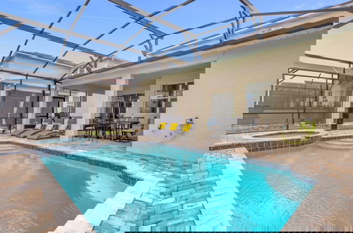 Foto 8 - Upstay - New Build - Resort Home w Pool Hot Tub