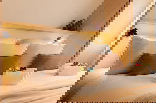 Photo 15 - Stunning Apartment on top Location With Parking