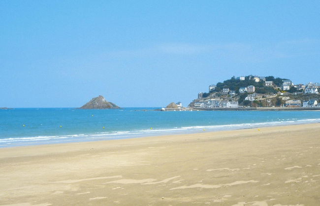 Nice Holiday Home Near the Beach, Hillion - Foto 16