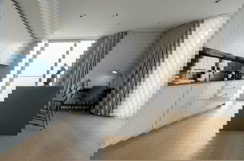 Foto 5 - Fabulous Three-bedroom Apartment by the River