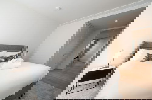 Foto 3 - Stunning Three-bedroom Apartment on the River