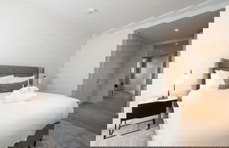Foto 3 - Stunning Three-bedroom Apartment on the River