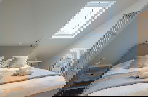 Foto 5 - Spacious Top-flour Apartment With Private Parking