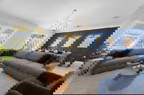 Foto 17 - Upstay - Lakeview Mansion w Pool Spa and Cinema