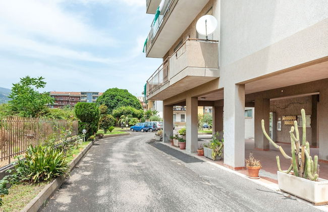 Etna & Sea View Apartment - Photo 2