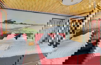 Photo 3 - Canal-side Retreat With Sauna