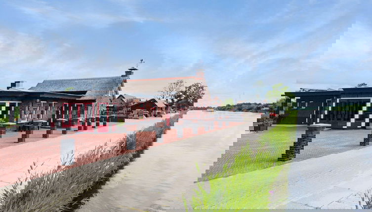 Foto 1 - Holiday Home in Friesland Near Canal & Lake