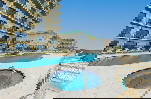 Foto 3 - Top Floor Oceanfront Condo w Pool Beach Access