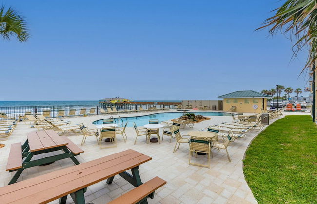 Top Floor Oceanfront Condo w Pool Beach Access - Foto 32