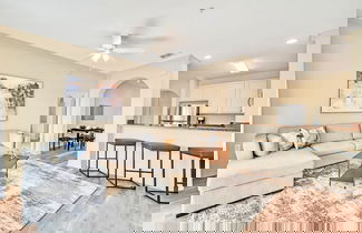 Foto 1 - Modern 2BR Condo - Hot Tub and Pool - Near Disney