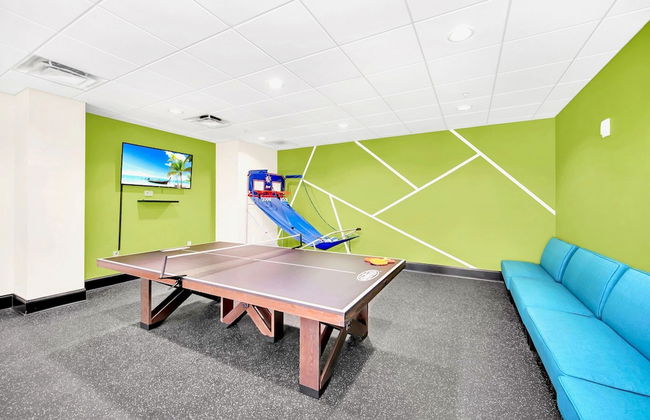 Modern 2BR Condo - Hot Tub and Pool - Near Disney - Foto 19