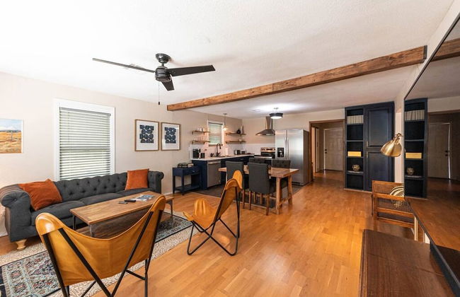 Escape to a Restored 1920s East Waco Bungalow - Foto 20