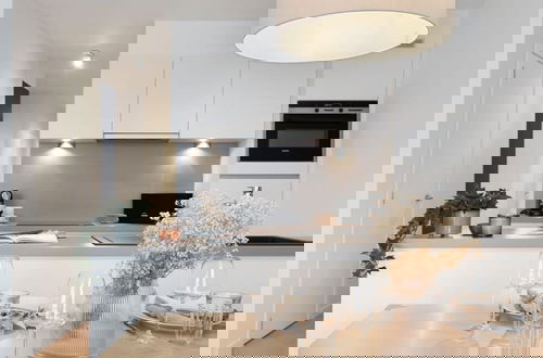 Foto 13 - Centrally Located 2 Bedroom Apartment With Parking