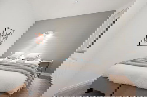 Foto 40 - Centrally Located 2 Bedroom Apartment With Parking